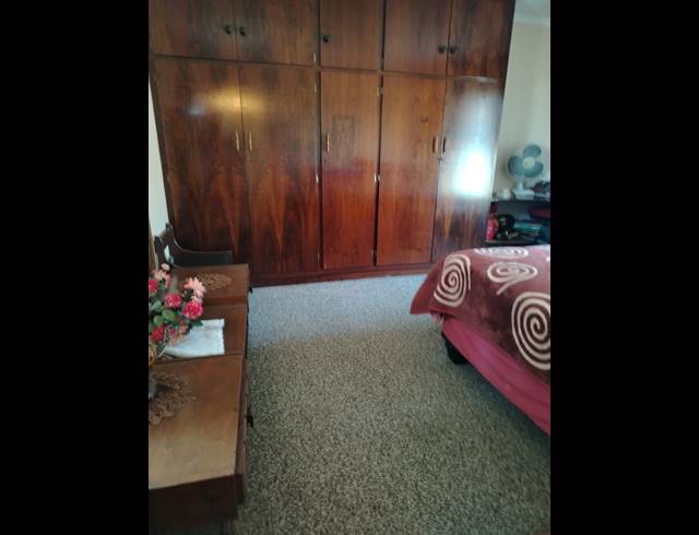 3 BEDROOM FREEHOLD FOR SALE IN LENNOXTON